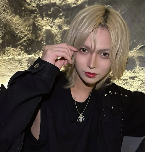 愛のハイエナで話題！Leoのピンクこと『逆巻アヤト』ってどんなホスト